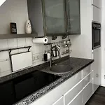 Moderne Galeriewohnung Mit Balkon Und Stellplatz Am Wenigemarkt * Erfurt