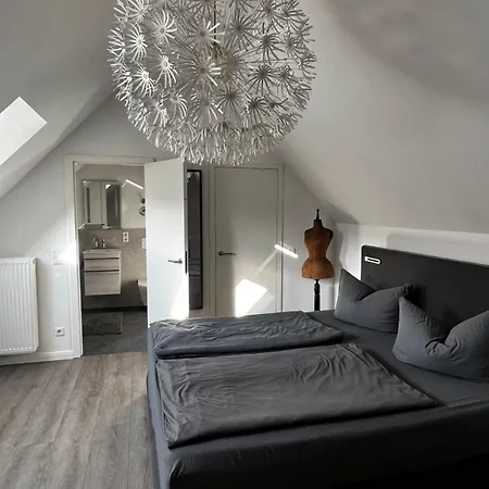 Moderne Galeriewohnung Mit Balkon Und Stellplatz Am Wenigemarkt Lejlighed Erfurt