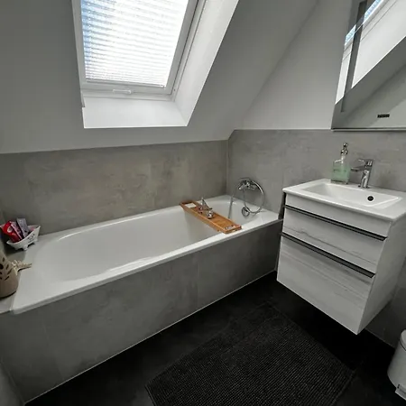 Moderne Galeriewohnung Mit Balkon Und Stellplatz Am Wenigemarkt Lägenhet