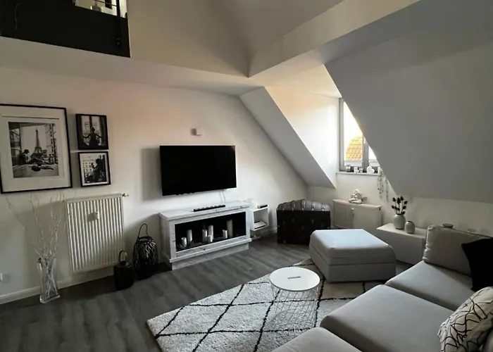 Moderne Galeriewohnung Mit Balkon Und Stellplatz Am Wenigemarkt Erfurt