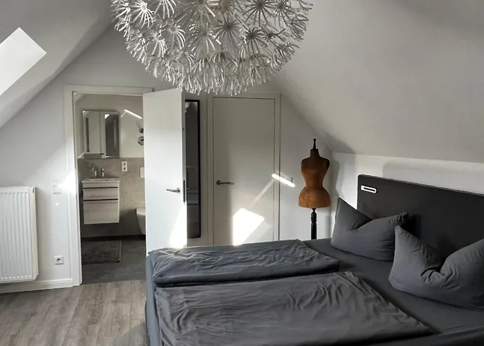 Moderne Galeriewohnung Mit Balkon Und Stellplatz Am Wenigemarkt Lejlighed Erfurt