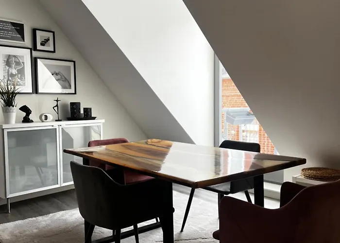 Moderne Galeriewohnung Mit Balkon Und Stellplatz Am Wenigemarkt *