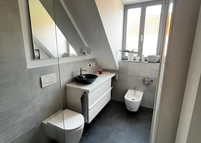 Moderne Galeriewohnung Mit Balkon Und Stellplatz Am Wenigemarkt Lejlighed Erfurt