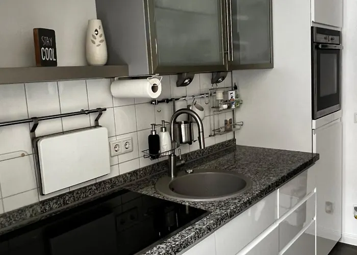 Moderne Galeriewohnung Mit Balkon Und Stellplatz Am Wenigemarkt * Erfurt