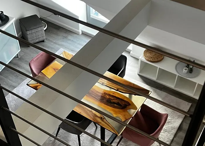 Moderne Galeriewohnung Mit Balkon Und Stellplatz Am Wenigemarkt Appartement Erfurt